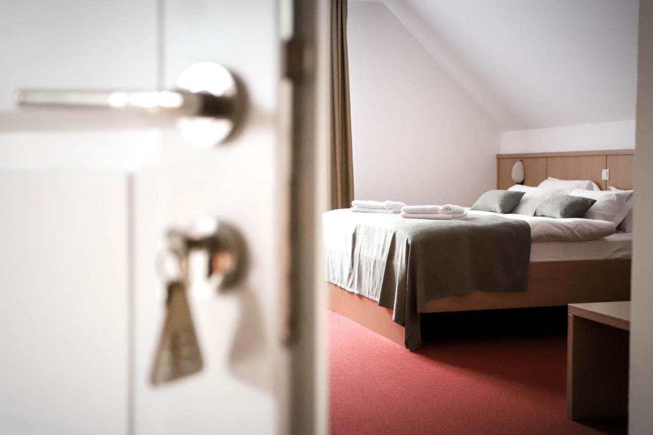 קרנייסקה גורה Hotel Pino Alpino מראה חיצוני תמונה