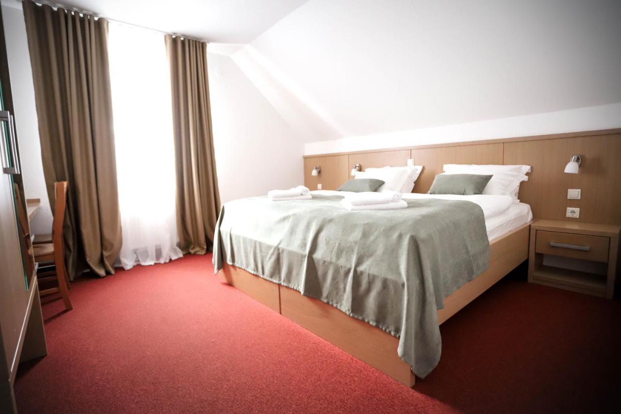 קרנייסקה גורה Hotel Pino Alpino מראה חיצוני תמונה
